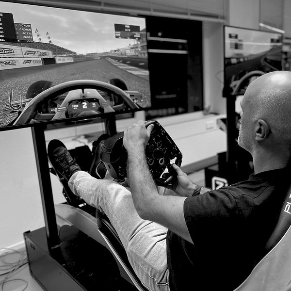 Formule 1 simulator bij CLUBHOUSE PADEL Beverwijk